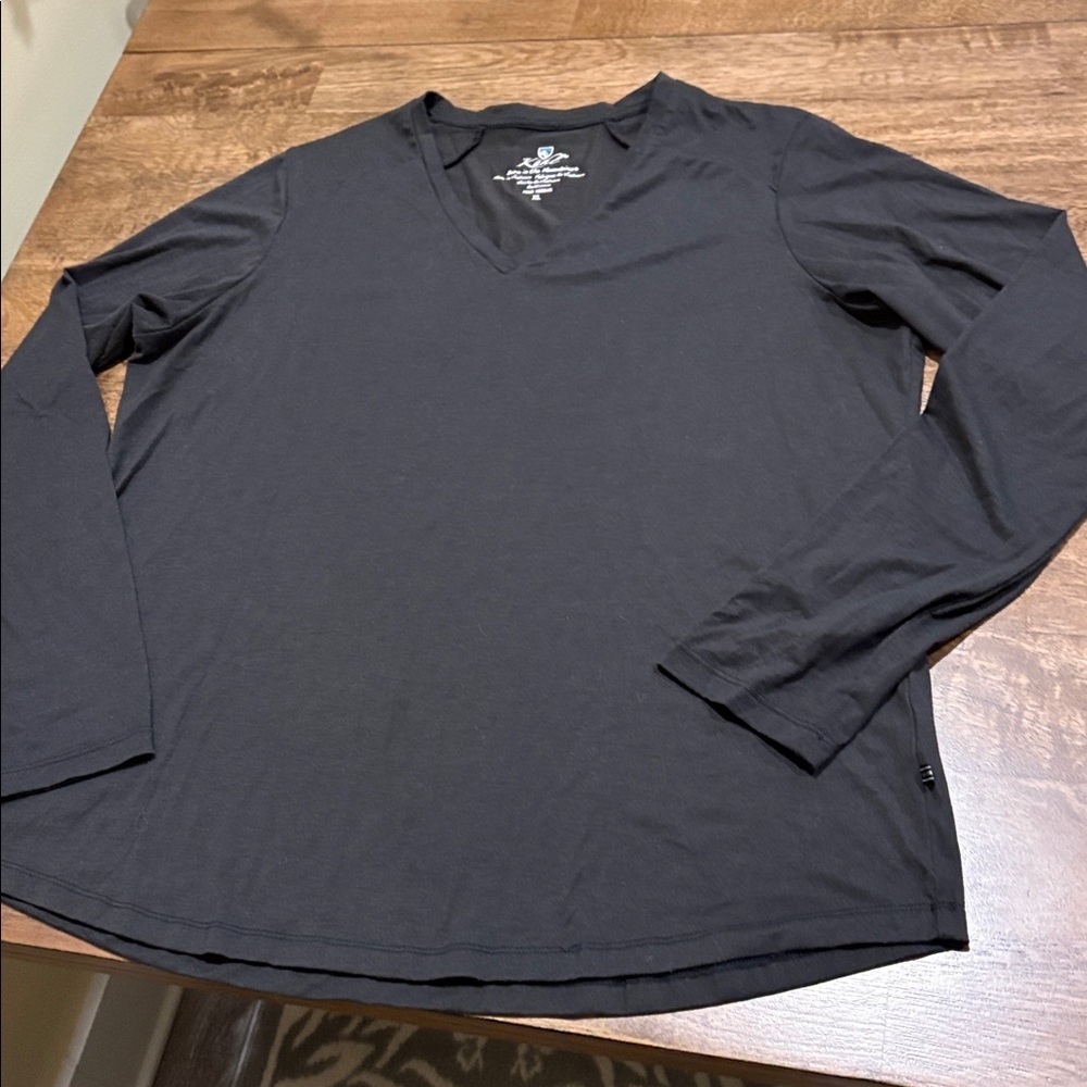 Kuhl V Neck long sleeve shirt. XL. Lightweight.
